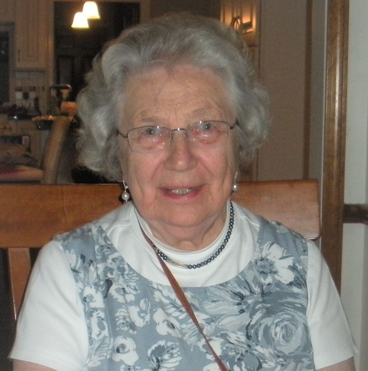Dr. Juta Helm